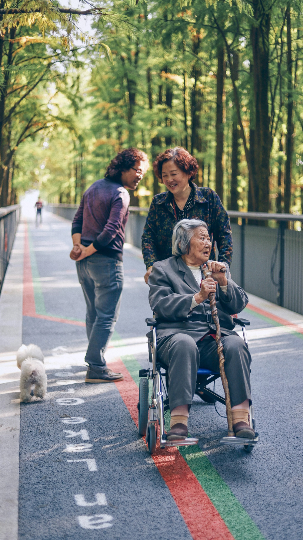 older patient looking confused